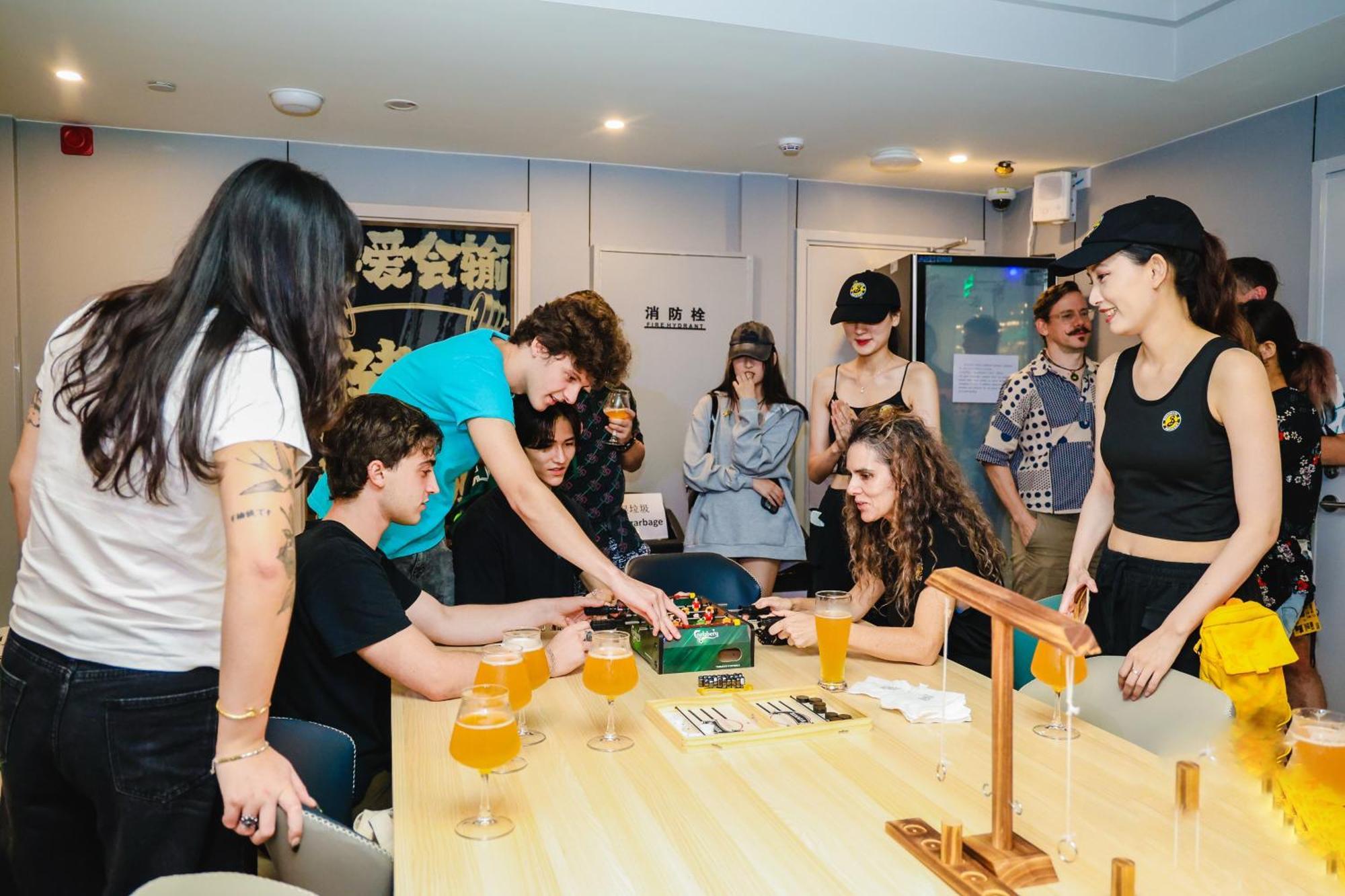 Dayin International Youth Hostel -Near People'S Square & Old Town -Social Area -Bar -Cafe -Gym -Free Laundry Luggage Storage -24H Front Desk -English Service Shanghai Extérieur photo